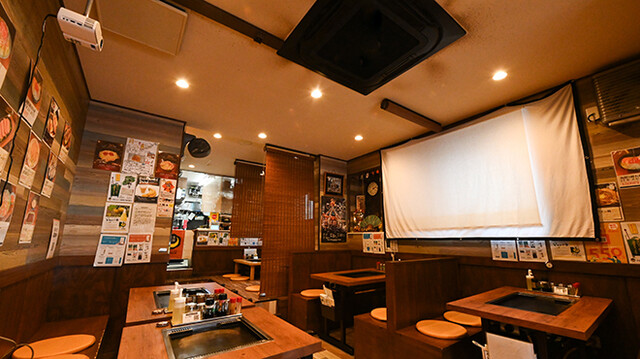 Monja Takarajima table seating 2